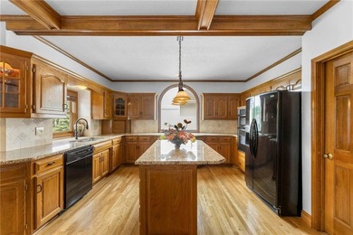 Stunning 4-bedroom, 3-bathroom home in the prestigious Lakewood - photo 31