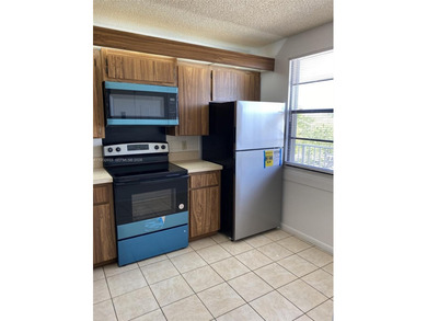 Large and bright condo. 2BR/2BA + extra large laundry room. All