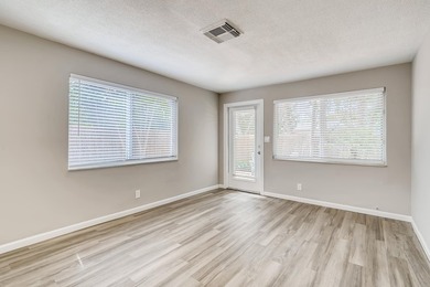 Excellent duplex opportunity in the heart of Middle River - photo 5