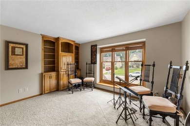 Stunning 4-bedroom, 3-bathroom home in the prestigious Lakewood - photo 36