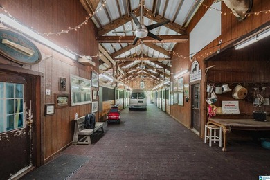 Equestrian Dream on Lay Lake! Welcome to an equestrian lover's - photo 8