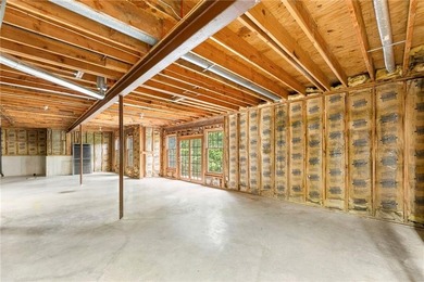 Stunning 4-bedroom, 3-bathroom home in the prestigious Lakewood - photo 47