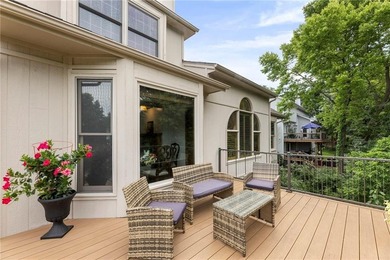 Stunning 4-bedroom, 3-bathroom home in the prestigious Lakewood - photo 50