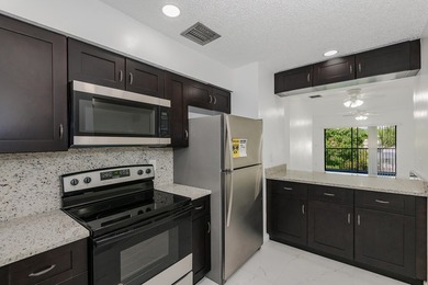 Fantastic Find In The Heart Of Coral Springs! This 7-Unit - photo 2