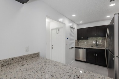 Fantastic Find In The Heart Of Coral Springs! This 7-Unit - photo 5