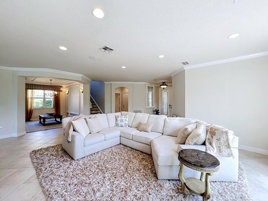 Spectacular, former model, POOL home in the exclusive community - photo 12