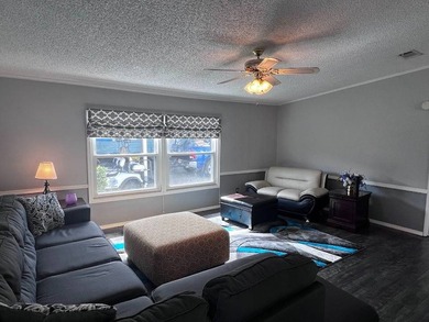 Beautifully updated and move-in ready 2 bedroom, 2 bath home - photo 15