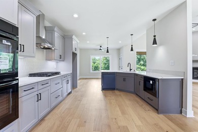 Luxury Lakefront New Construction in Hurricane Lake Estates - photo 21