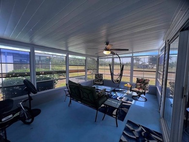 Beautifully updated and move-in ready 2 bedroom, 2 bath home - photo 23