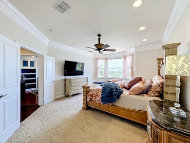 Spectacular, former model, POOL home in the exclusive community - photo 42