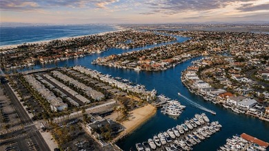 WATERFRONT BLISS, YOU WON'T WANT TO MISS! Welcome to this - photo 1