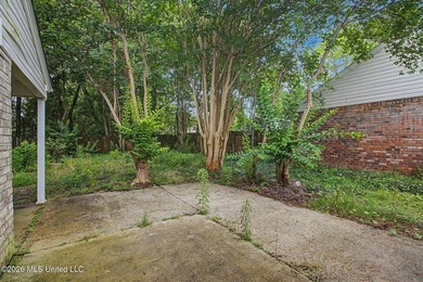 Welcome to this precious 3-bedroom, 2-bathrooms starter home - photo 6