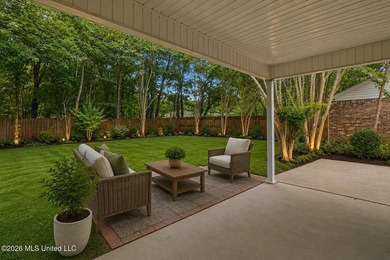 Welcome to this precious 3-bedroom, 2-bathrooms starter home - photo 7