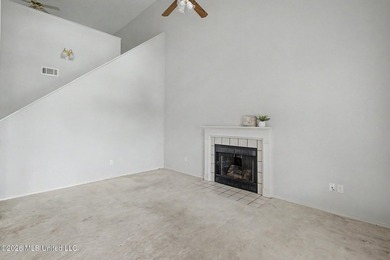 Welcome to this precious 3-bedroom, 2-bathrooms starter home - photo 9