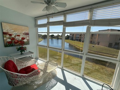 Beautiful condo 1 bedroom, 1.5 bath. Move in ready come totally - photo 1