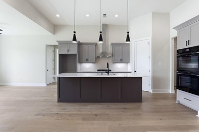 Say hello to 7636 Shoreline Blvd, Benton, AR-an exceptional 4 - photo 14