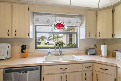 Charming 2 Bedroom, 2 Bath Home on Canal to Lake June - Placid - photo 14