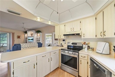 Charming 2 Bedroom, 2 Bath Home on Canal to Lake June - Placid - photo 15
