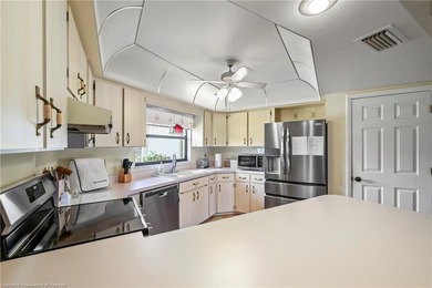 Charming 2 Bedroom, 2 Bath Home on Canal to Lake June - Placid - photo 17