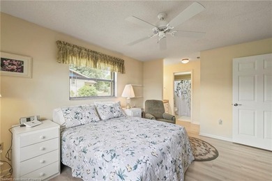 Charming 2 Bedroom, 2 Bath Home on Canal to Lake June - Placid - photo 21