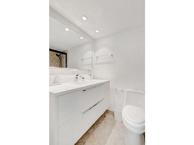 STUNNING RENOVATED! FIRST FLOOR WATERVIEW! Sparkling! Newly - photo 24