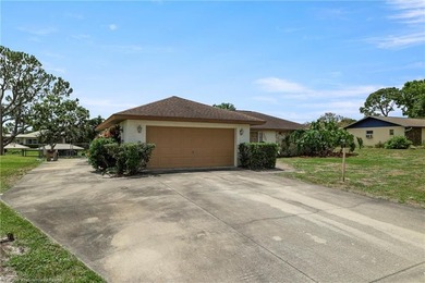 Charming 2 Bedroom, 2 Bath Home on Canal to Lake June - Placid - photo 26
