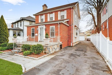 COUNTRY CLUB PROPER - Meticulously maintained detached Colonial - photo 3