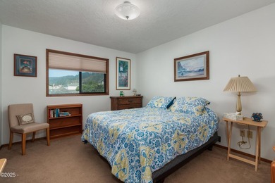 Charming, lovingly maintained Ocean View beach house in much - photo 12