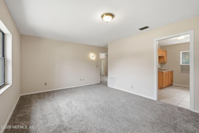 Looking for a move in ready, concrete block home? This is it! - photo 3