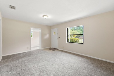 Looking for a move in ready, concrete block home? This is it! - photo 4