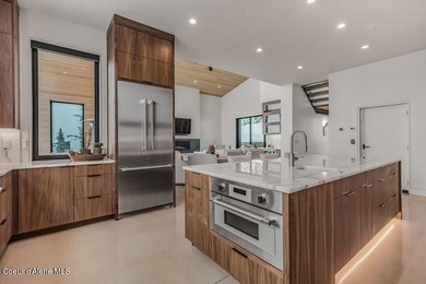 True luxury is found in the details, and this custom-built - photo 25
