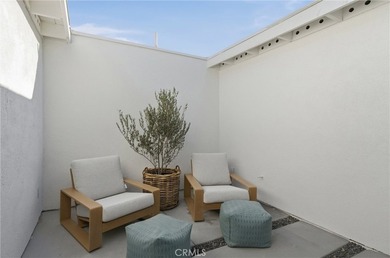 Welcome to 1788 Hawaii Circle, your own private mid century - photo 32