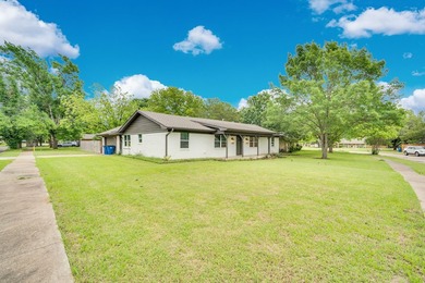 Recently renovated home on corner lot in established - photo 2