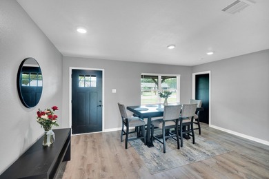 Recently renovated home on corner lot in established - photo 6