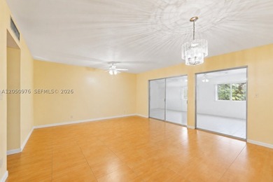 Welcome to sought-after Green Hills, one of the area's most - photo 5