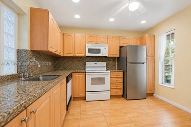 Welcome to sought-after Green Hills, one of the area's most - photo 8