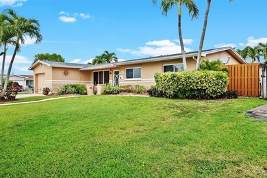 Reduced Beautifully updated 5-bedroom, 2-bathroom home with a - photo 3