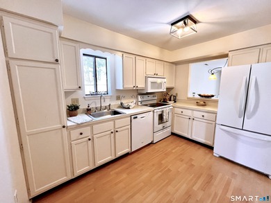 Middlebury Commons, Highly desirable 55+ community conveniently