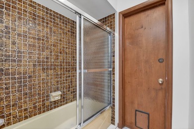 Perfect gathering home! Designed for both entertaining and - photo 14