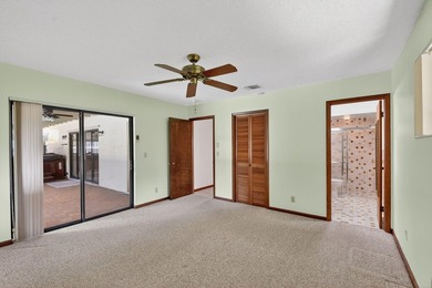 Perfect gathering home! Designed for both entertaining and - photo 17