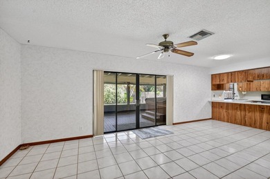 Perfect gathering home! Designed for both entertaining and - photo 20