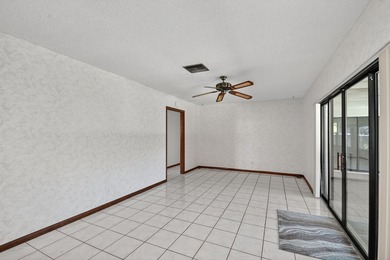 Perfect gathering home! Designed for both entertaining and - photo 21