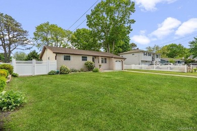 New To Market! Charming Walkway to 3 Bedroom Ranch with Nice - photo 24