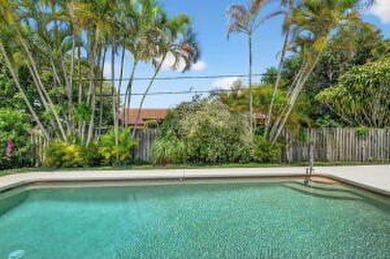 Perfect gathering home! Designed for both entertaining and - photo 34