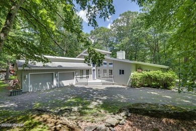 Lake Home For Sale in Lords Valley, Pennsylvania