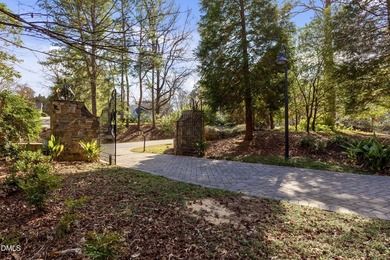 An extraordinary custom built estate w/ gorgeous swimming pool - photo 10