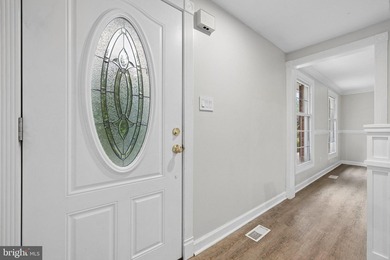 Welcome to this beautifully maintained Dutch Colonial nestled in - photo 4