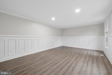 Welcome to this beautifully maintained Dutch Colonial nestled in - photo 5