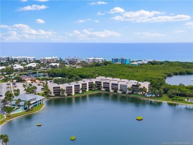 Lake Condo ActiveUnderContr in Stuart, Florida