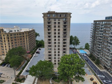 Lake Condo Sale Pending in Lakewood, Ohio